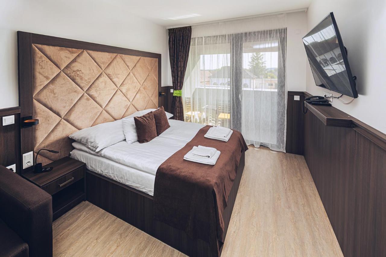 Park Hotel Buek-Buekfuerdo מראה חיצוני תמונה