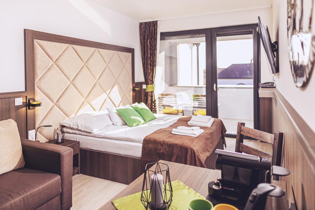 Park Hotel Buek-Buekfuerdo מראה חיצוני תמונה