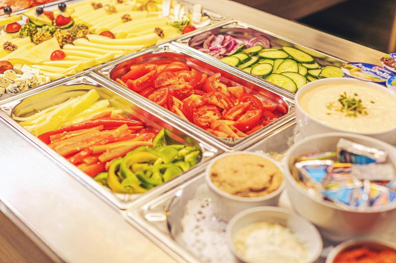 Park Hotel Buek-Buekfuerdo מראה חיצוני תמונה